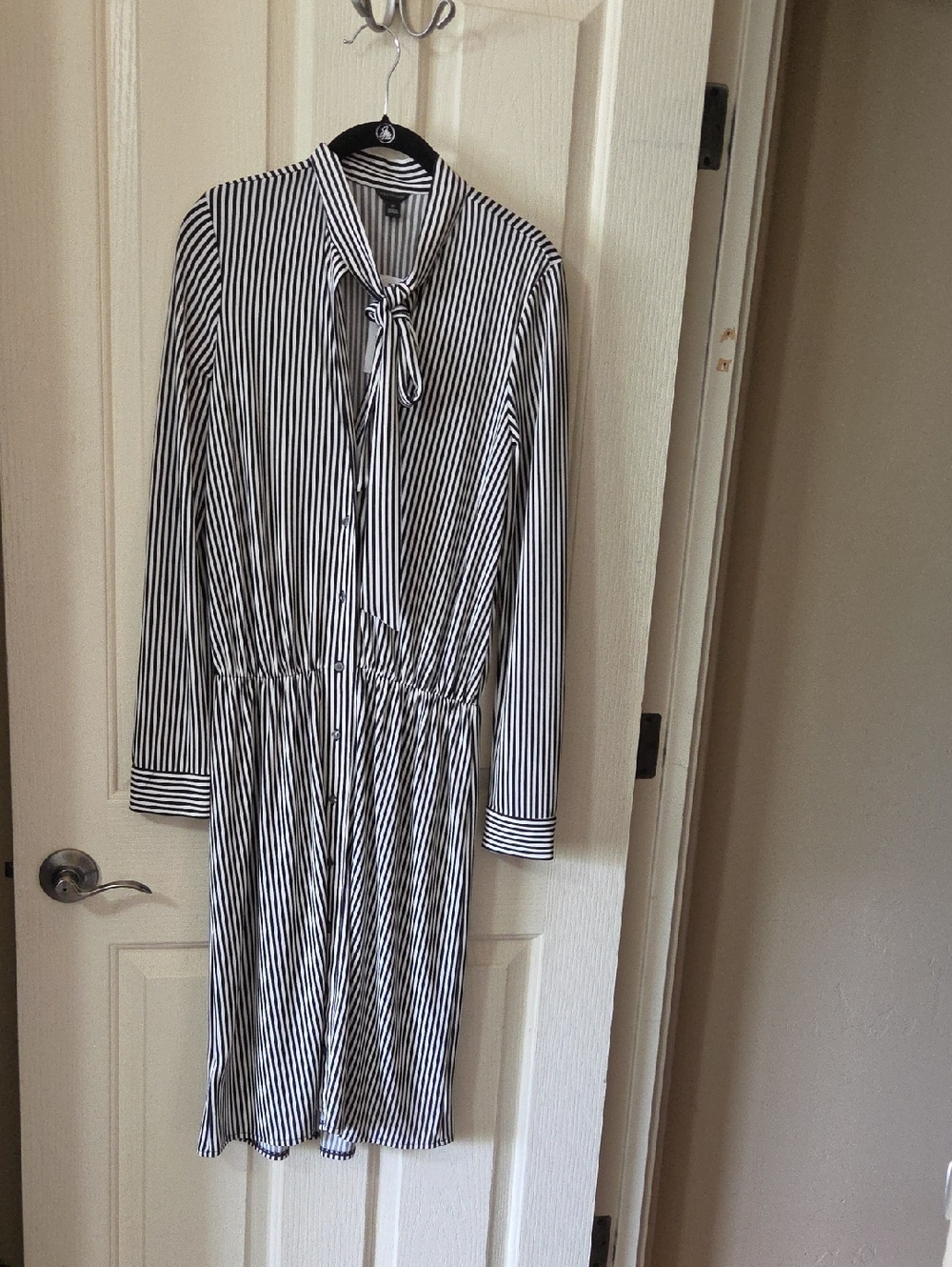 Ann Taylor Black and White Striped Tie-Neck Long Sleeve Dress